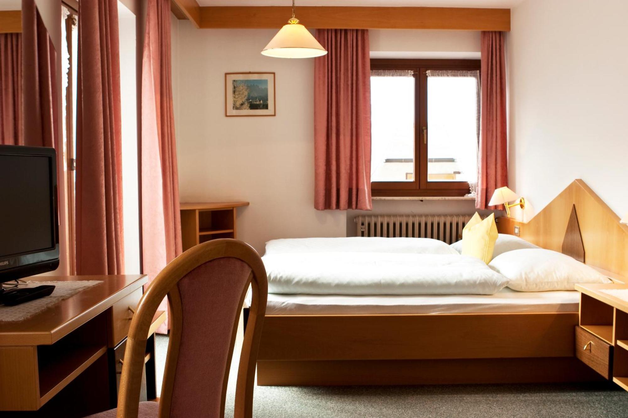 Garni Renzler Bed & Breakfast Rasun di Sopra Ngoại thất bức ảnh