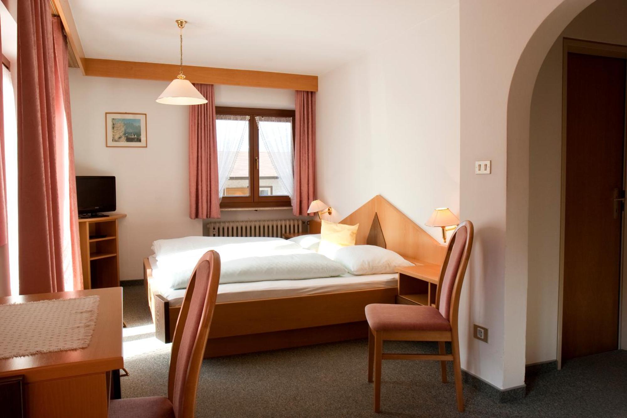 Garni Renzler Bed & Breakfast Rasun di Sopra Ngoại thất bức ảnh