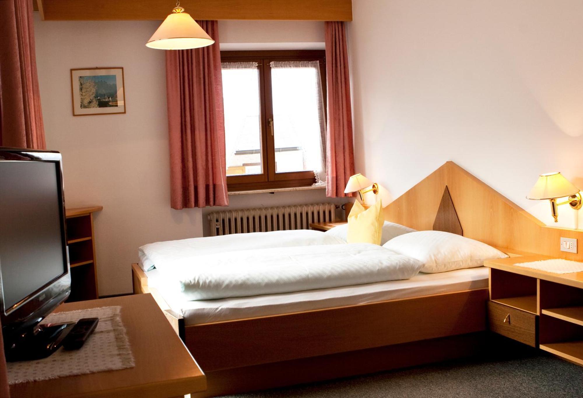 Garni Renzler Bed & Breakfast Rasun di Sopra Ngoại thất bức ảnh