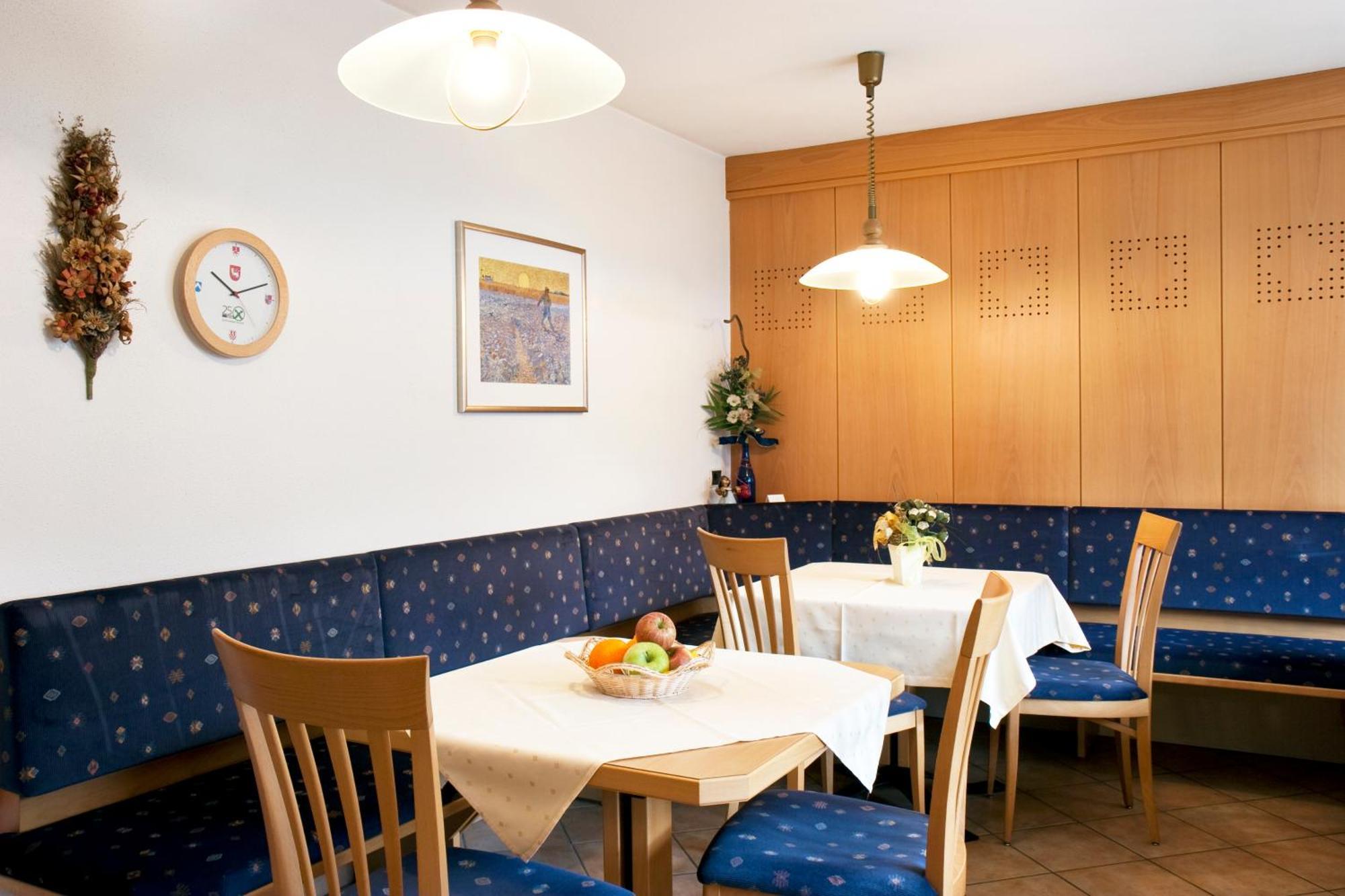 Garni Renzler Bed & Breakfast Rasun di Sopra Ngoại thất bức ảnh