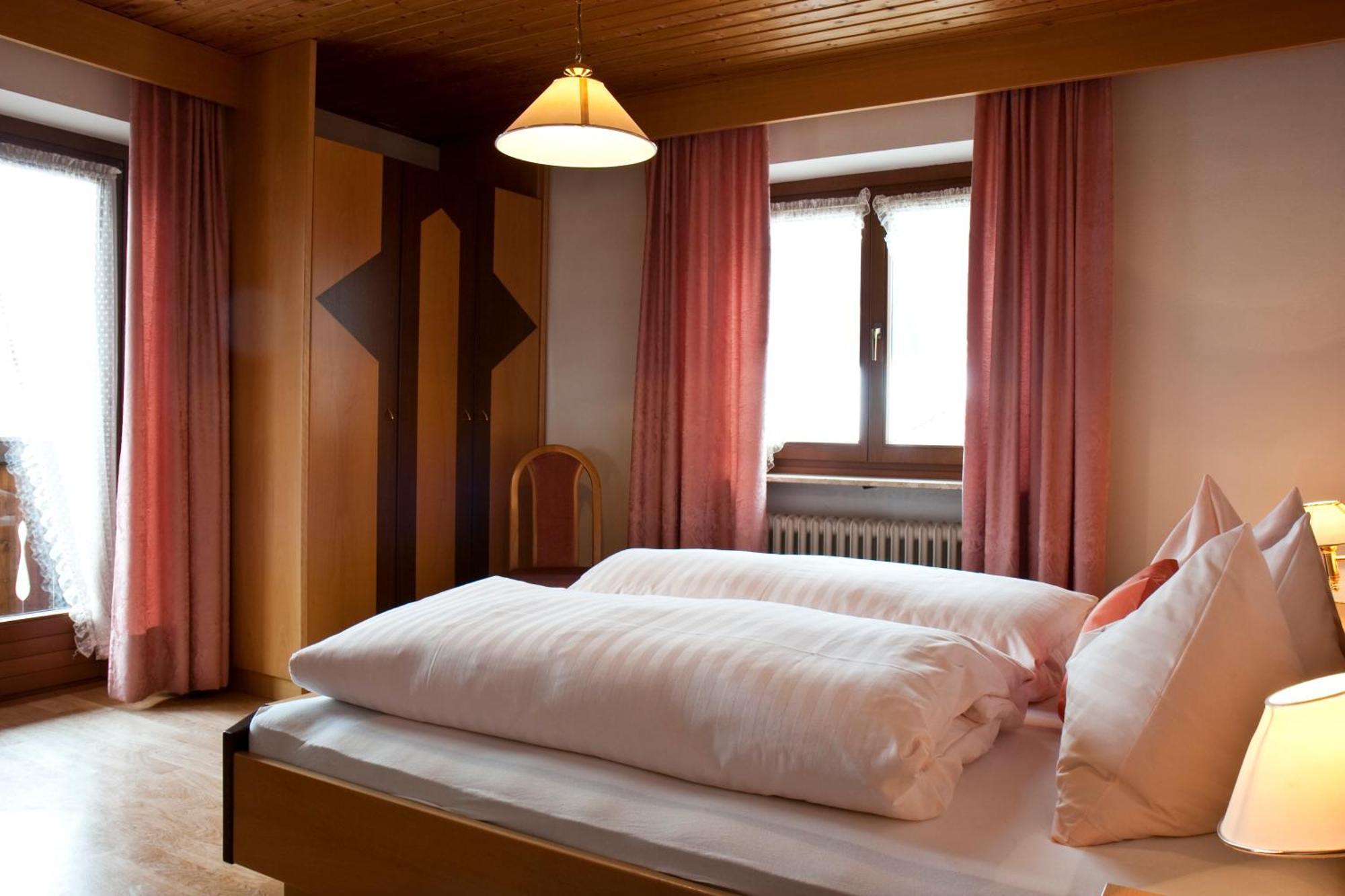 Garni Renzler Bed & Breakfast Rasun di Sopra Ngoại thất bức ảnh